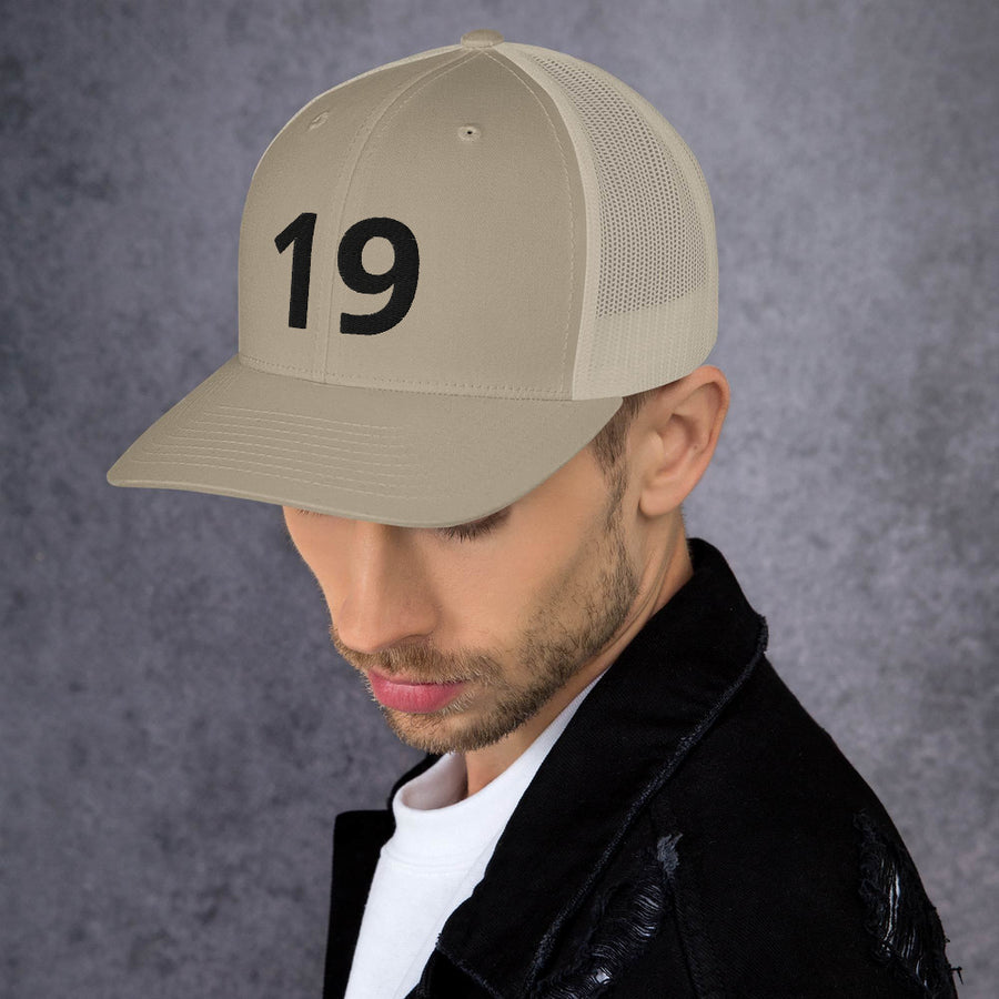 19 Trucker Cap